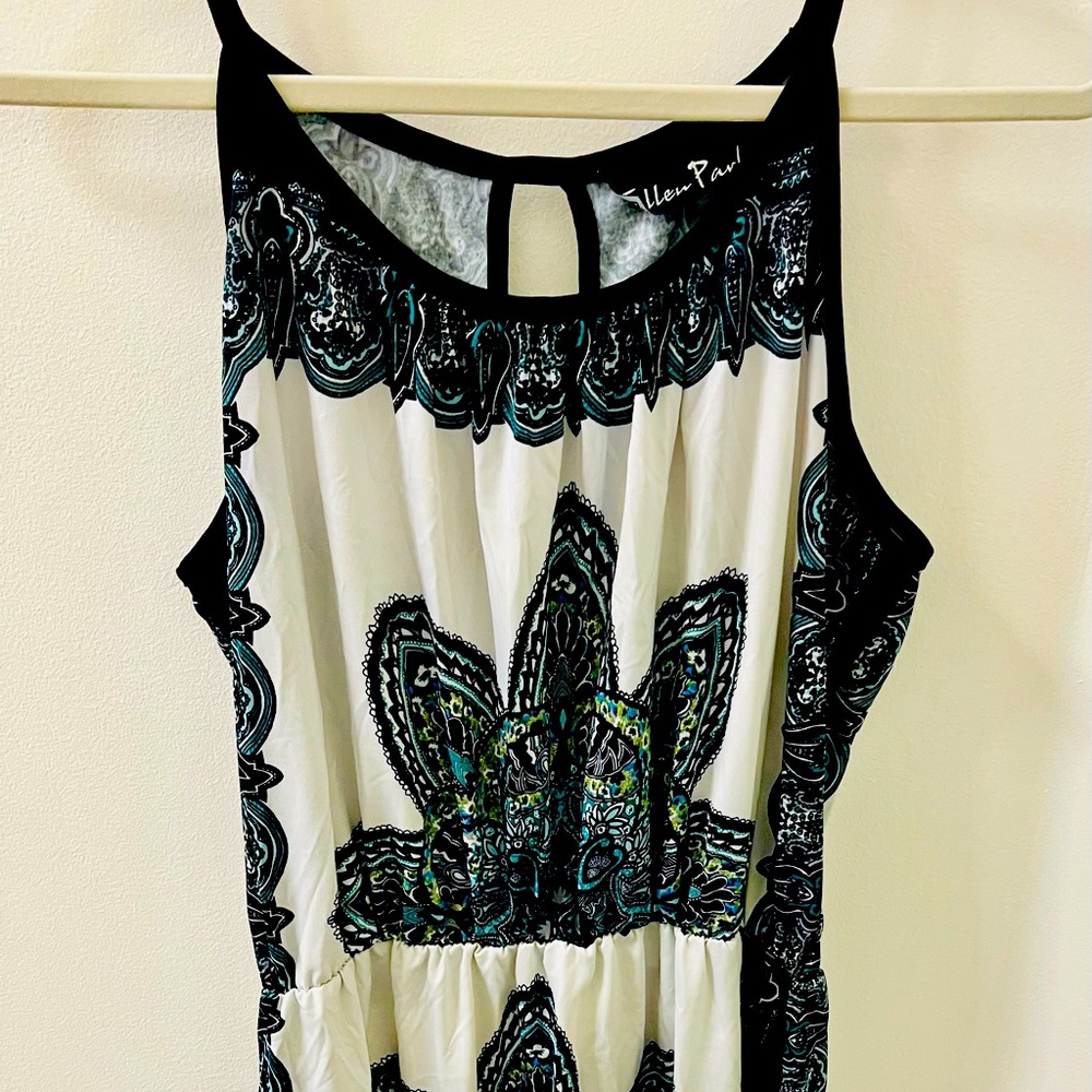 🍃🍂The Spring reset. Flattering handkerchief-style, boho dress to cardi layer.